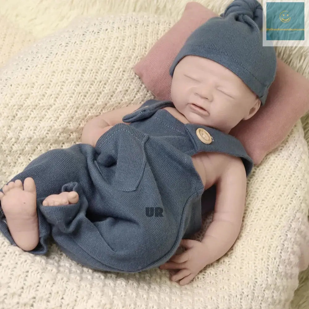 45 cm 100% Platinum Solid Silicone Reborn Baby Boy Soft Touch Handmade Washable Newborn Doll For Children Birthday Gifts lifelikesiliconereborns.com