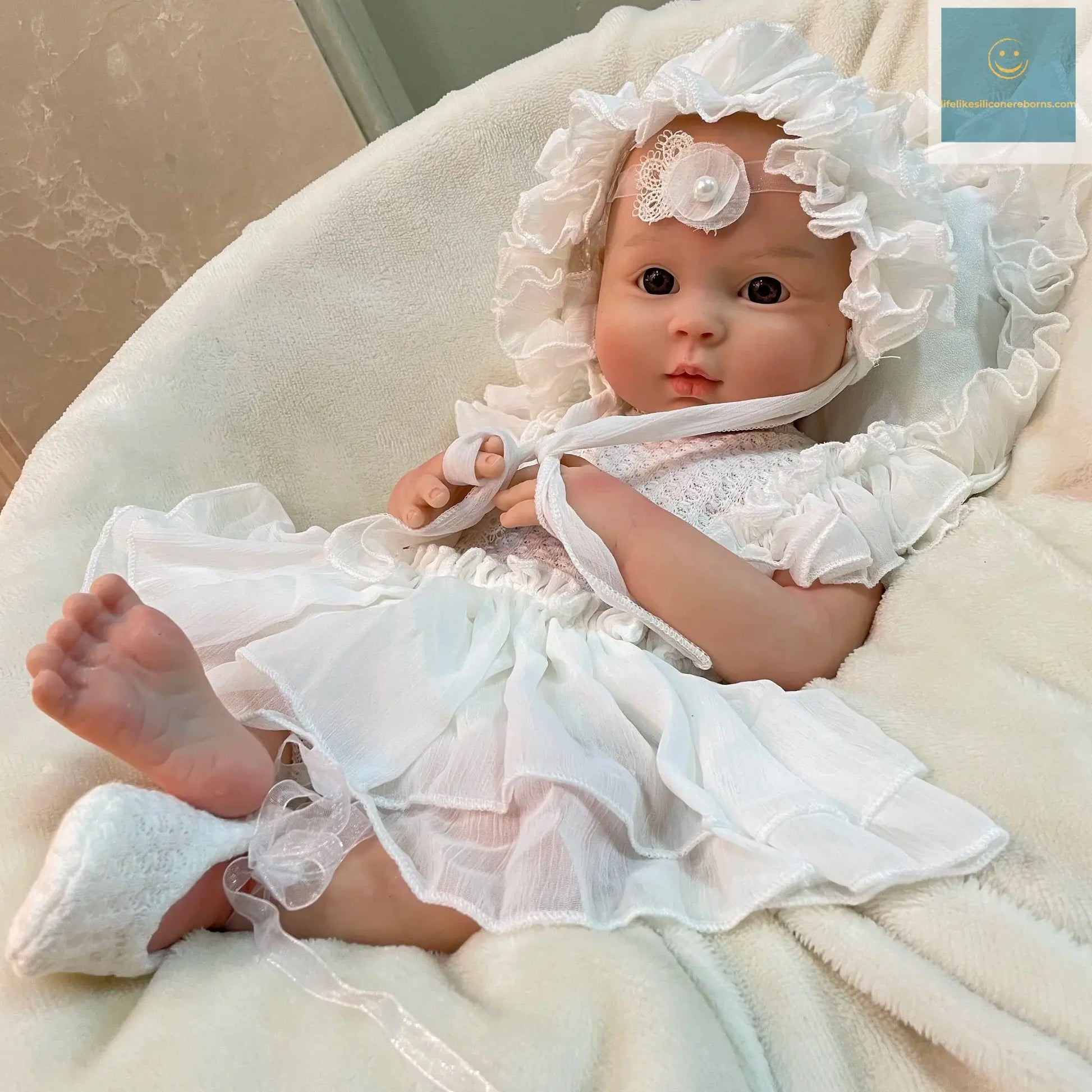45cm Full Body Solid Silicone Bebe Reborn Girl 3D Painted Skin Handmade Lifelike Real Corpo De Silicone Doll lifelikesiliconereborns.com