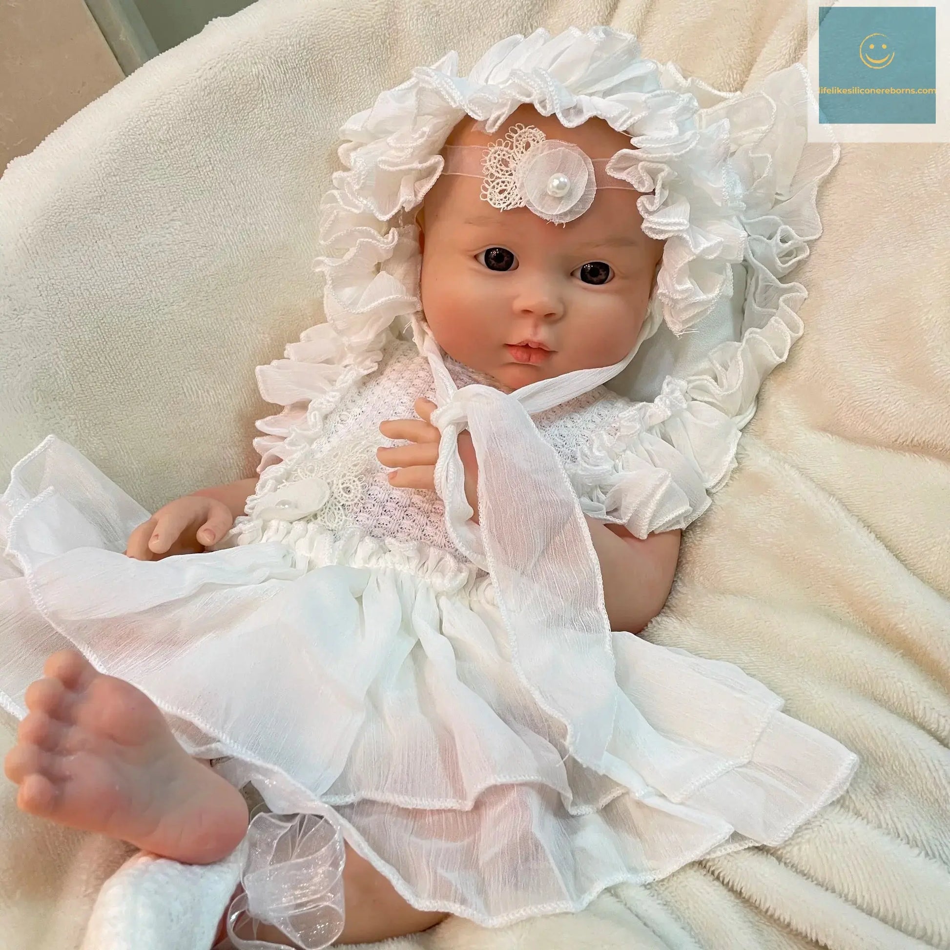 45cm Full Body Solid Silicone Bebe Reborn Girl 3D Painted Skin Handmade Lifelike Real Corpo De Silicone Doll lifelikesiliconereborns.com