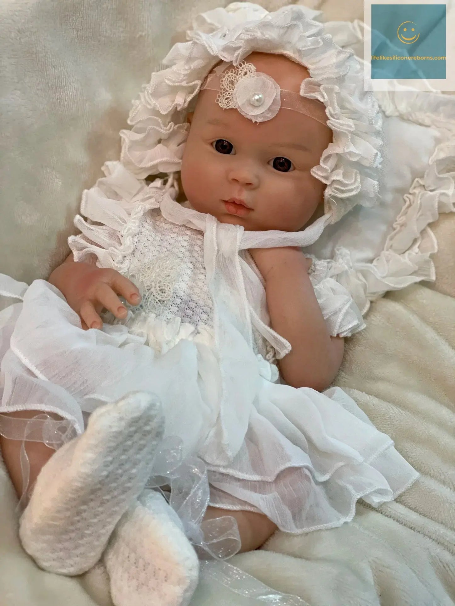 45cm Full Body Solid Silicone Bebe Reborn Girl 3D Painted Skin Handmade Lifelike Real Corpo De Silicone Doll lifelikesiliconereborns.com