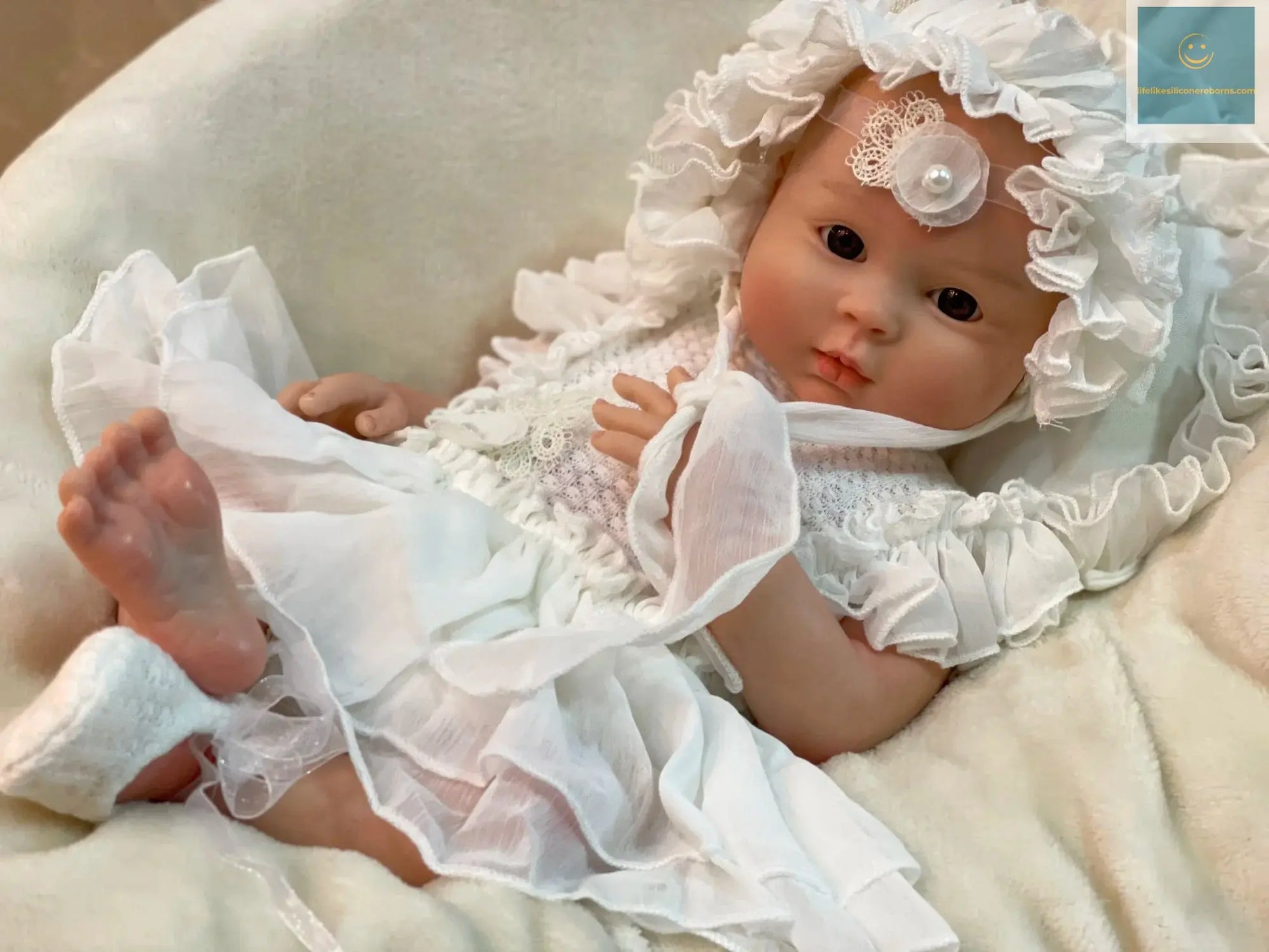 45cm Full Body Solid Silicone Bebe Reborn Girl 3D Painted Skin Handmade Lifelike Real Corpo De Silicone Doll lifelikesiliconereborns.com