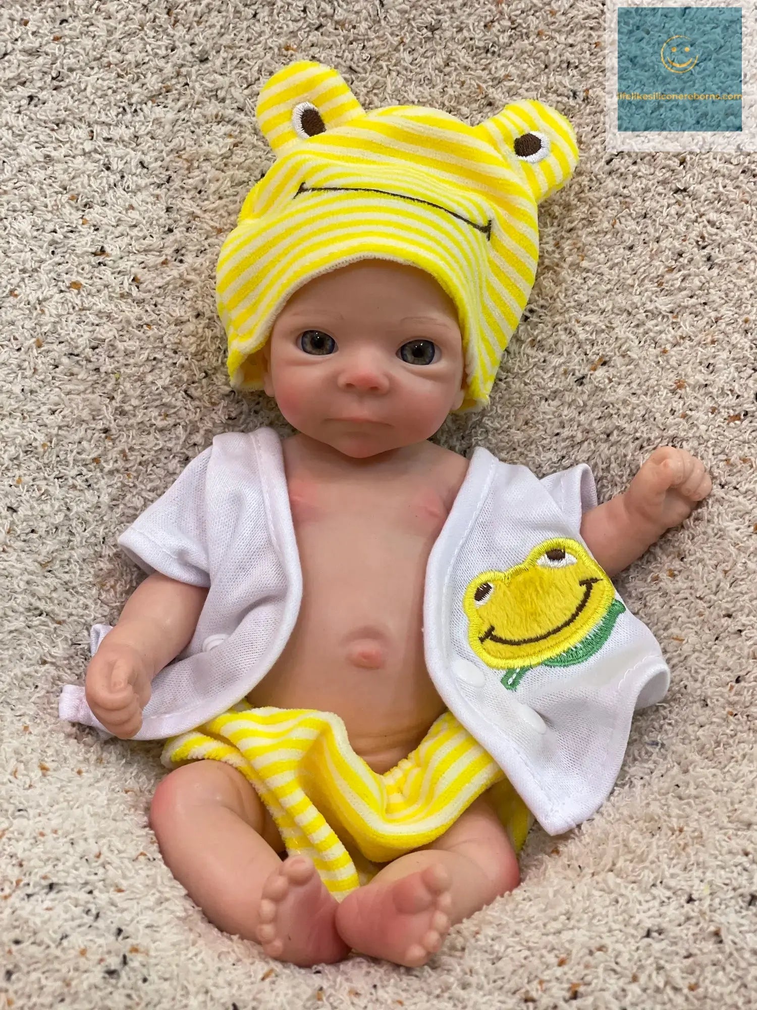 8styles/26cm Open and Close Eyes Cute Soft Full Body Solid Silicone Girl 3D Painted Skin Lifelike Real Corpo De Silicone Doll lifelikesiliconereborns.com