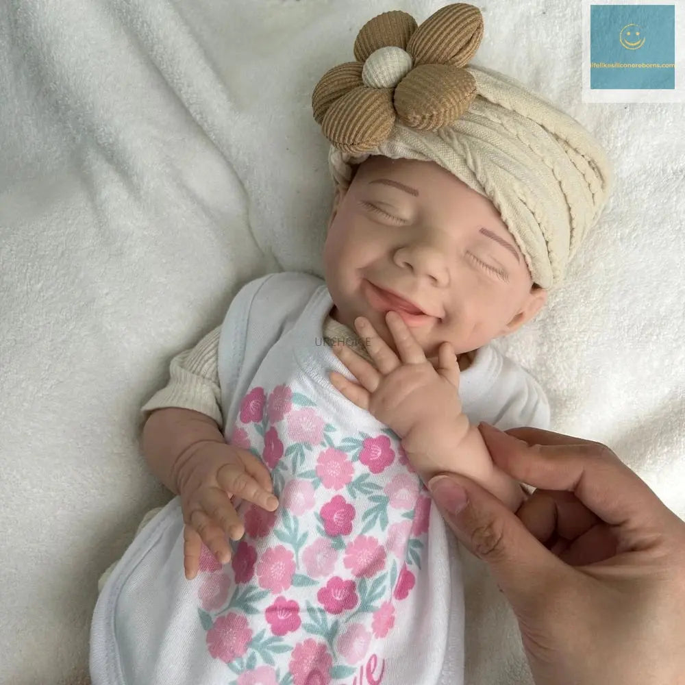 Handmade 45cm Flexible Silicone Reborn Baby Girl Realistic Features And Waterproof Materials Doll For Artist Painter Collector lifelikesiliconereborns.com