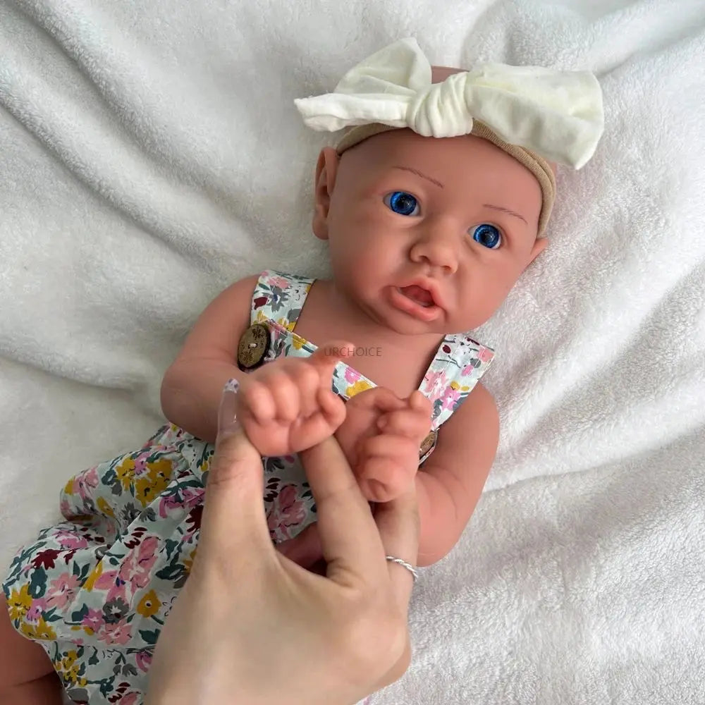 Handmade 45cm Lifelike Full Body Soft Silicone Reborn Baby Girl Open Eyes Easy to Clean Weighted Doll for Coping with Loss  Gift lifelikesiliconereborns.com