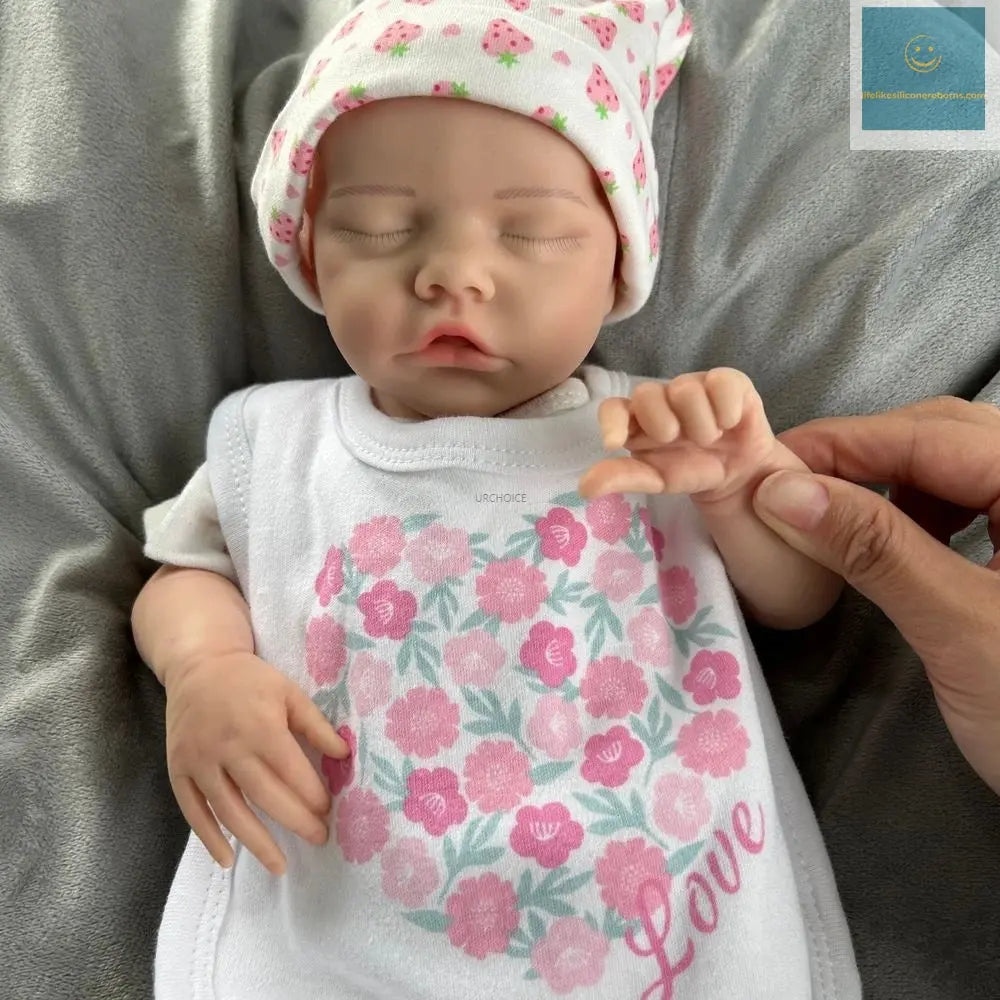 Highly Detailed 3D Skin Silicone Reborn Baby Girl Soft Durable Materials Waterproof Dolls For Collectors Anti-Stress Kids Toy lifelikesiliconereborns.com