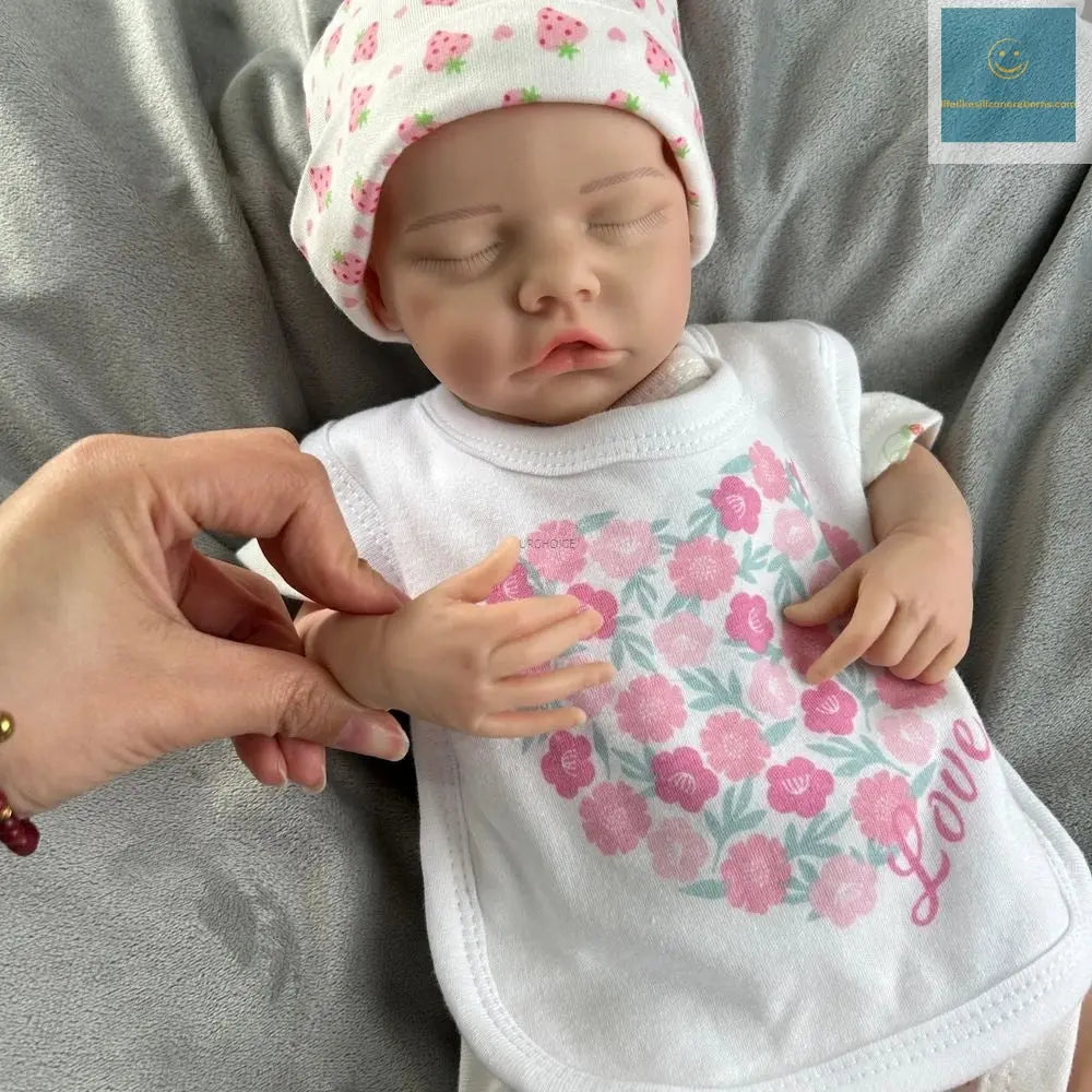 Highly Detailed 3D Skin Silicone Reborn Baby Girl Soft Durable Materials Waterproof Dolls For Collectors Anti-Stress Kids Toy lifelikesiliconereborns.com