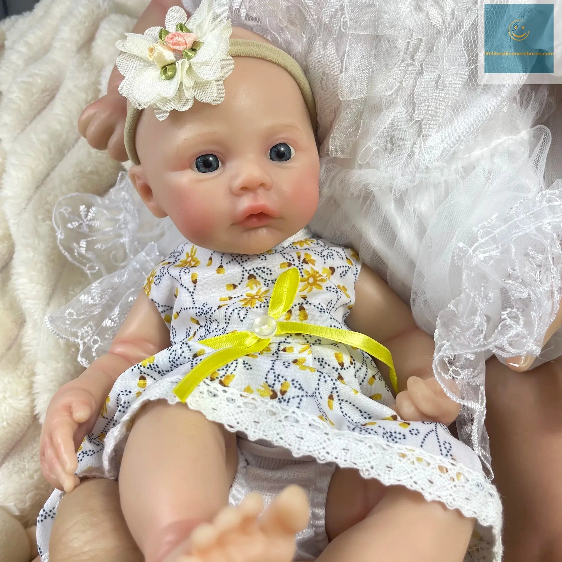Mini 33 CM Full Silicon Reborn Baby Doll Meadow Lifelike Soft Solid Silicone Body Girl Washable Christmas Gift Toy lifelikesiliconereborns.com
