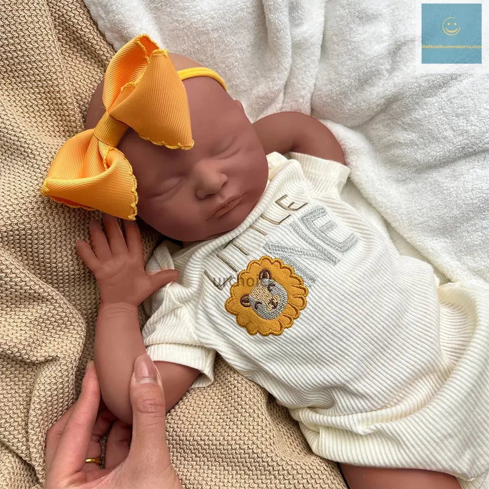 Newborn Silicone Baby Doll Full Body Weighted Hand Painted Reborn Doll Closed Eyes Lifelike Girl Collectibles DIY Reborne Artist lifelikesiliconereborns.com