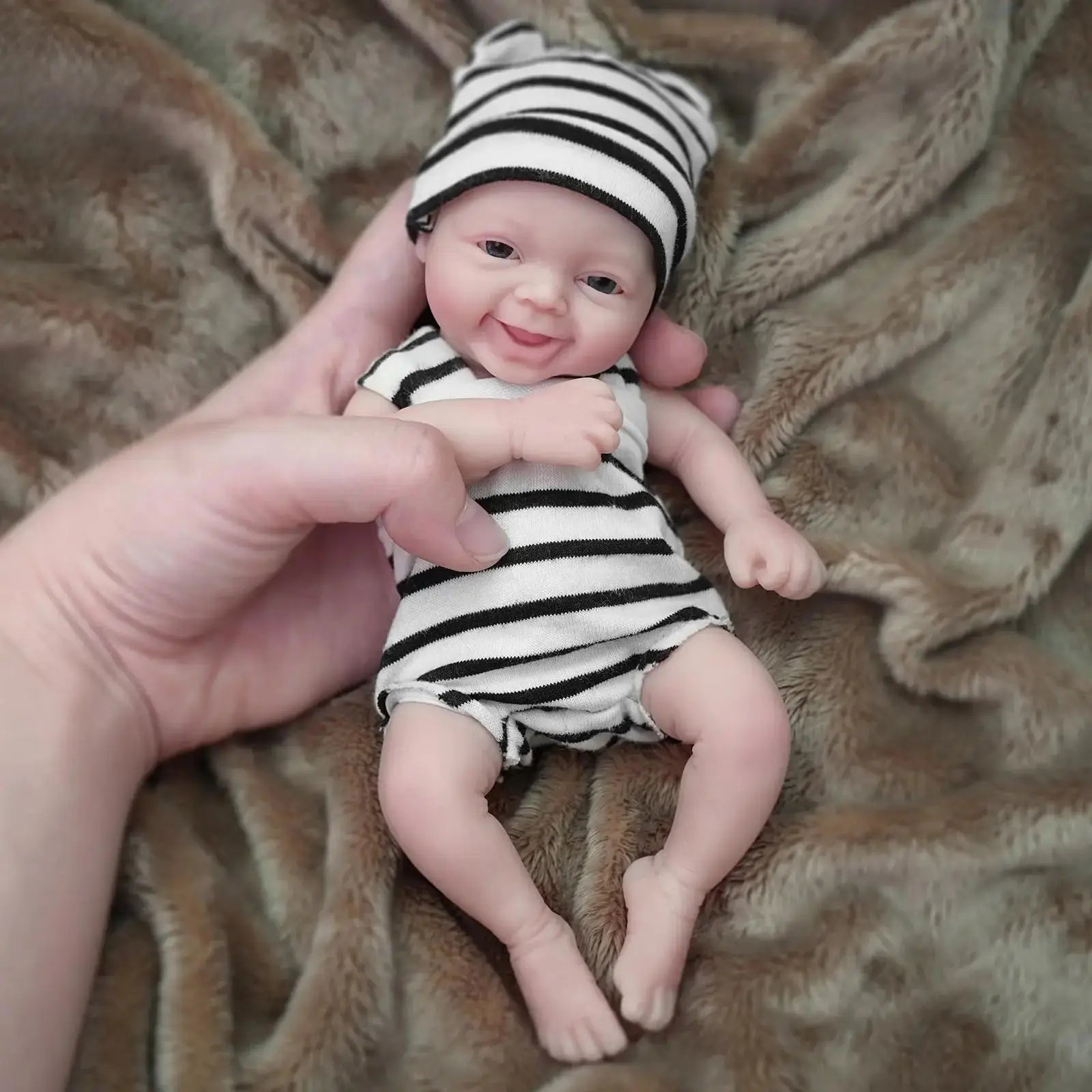 Reborn Silicone Baby Doll 7 Inch Mini Realistic Newborn Baby Dolls Full Body with Feeding Accessories for kids Christmas Gift lifelikesiliconereborns.com