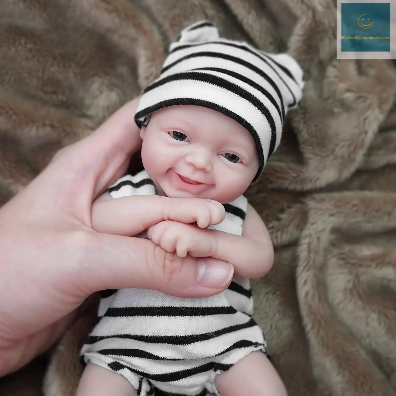 Reborn Silicone Baby Doll 7 Inch Mini Realistic Newborn Baby Dolls Full Body with Feeding Accessories for kids Christmas Gift lifelikesiliconereborns.com