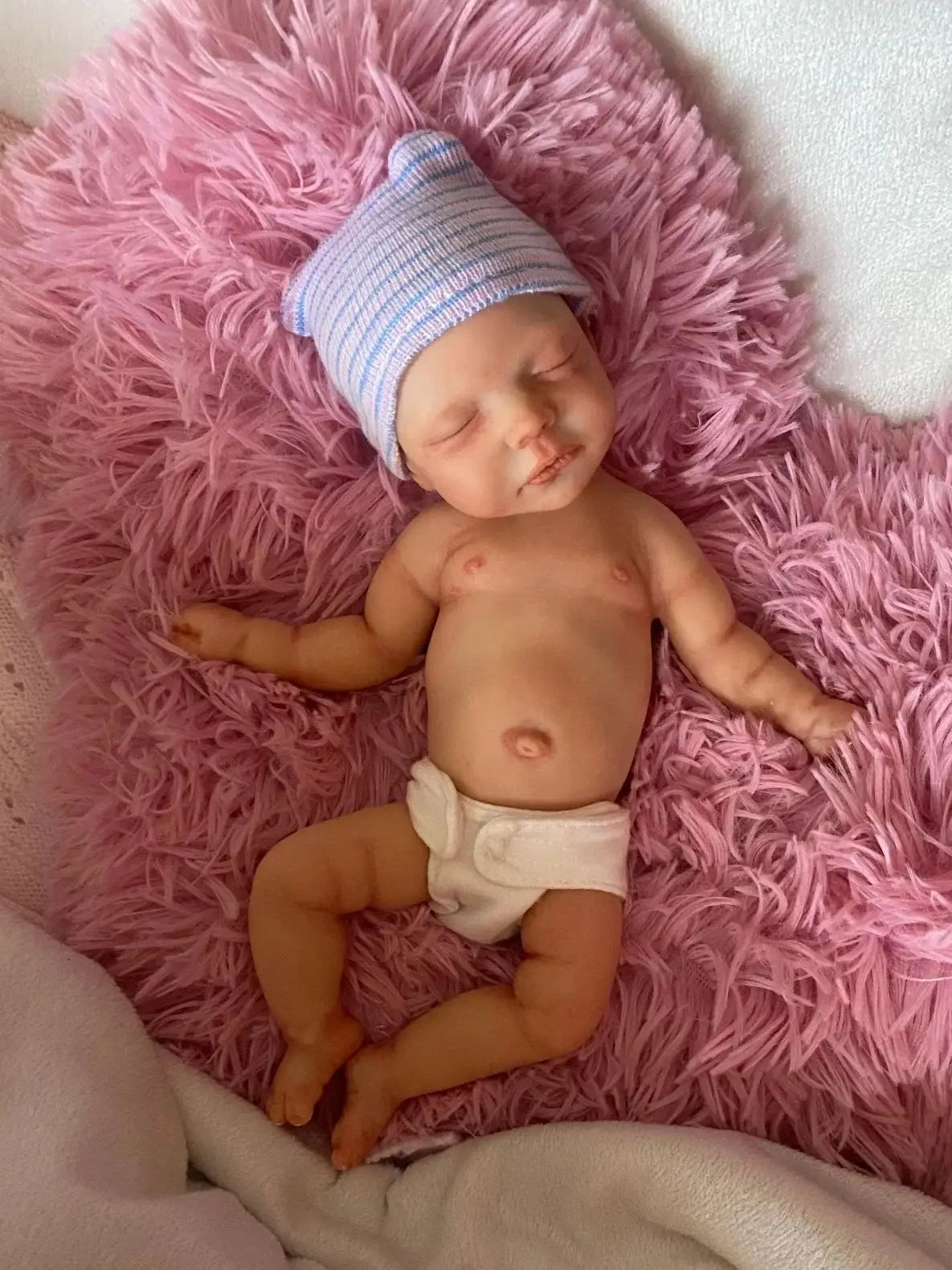 10Inch Can Washable Close Eyes Bebe Reborn Girl With Full Body Silicone 3D ainted Skin Newborn Doll reales para niñas lifelikesiliconereborns.com
