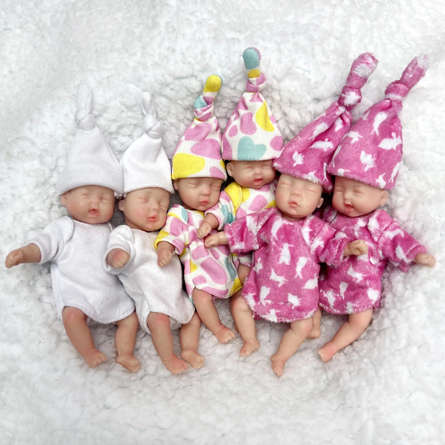 11CM Painted Mini Silicone Palm Girl With 2 Set of Outfits Cute Handmade Full Body Solid Reborn Baby Doll Toys реборн мальчик lifelikesiliconereborns.com