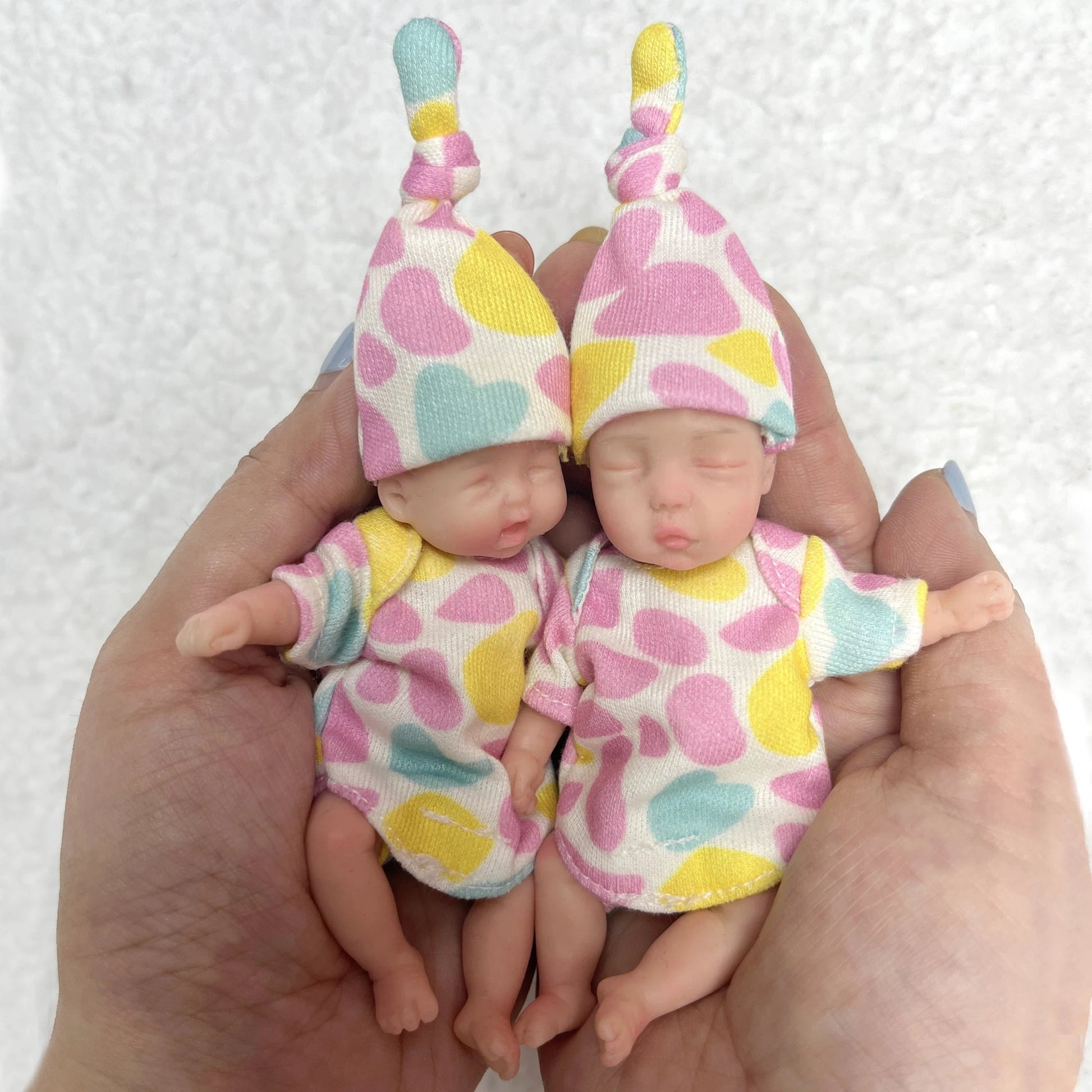 11CM Painted Mini Silicone Palm Girl With 2 Set of Outfits Cute Handmade Full Body Solid Reborn Baby Doll Toys реборн мальчик lifelikesiliconereborns.com
