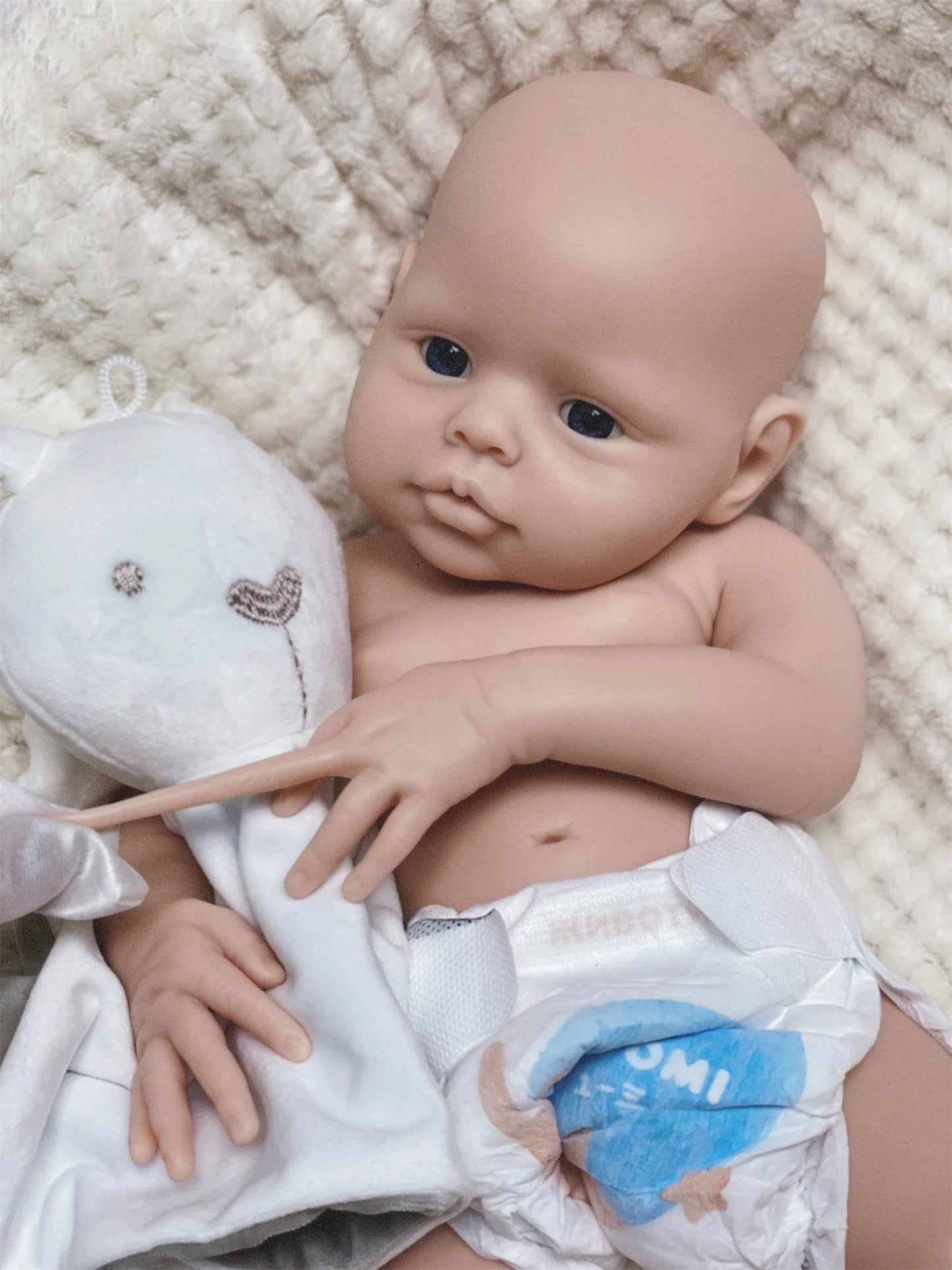 17Inch Washable Open Eyes Soft Silicone Reborn Girl Doll With 3D Painted Skin Can Handmade Bebe Reborn Girl For Family's Gift lifelikesiliconereborns.com