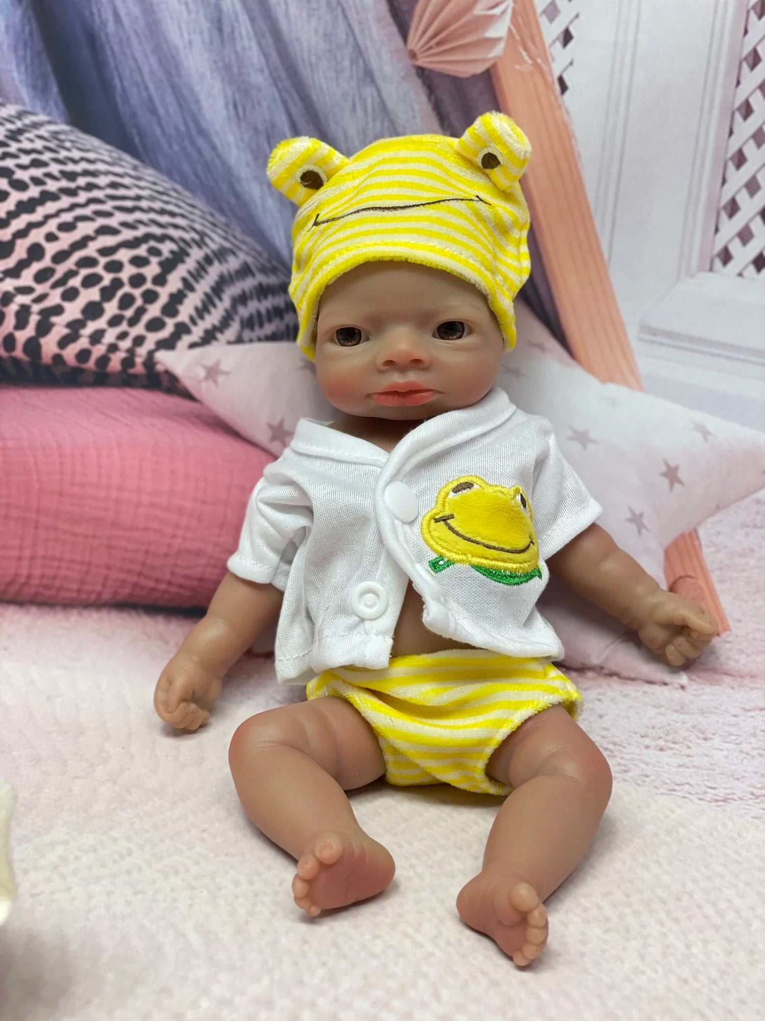 26cm Dark Skin Lanny Solid Silicone Reborn Baby Girl With Painted Skin Handmade Soft Touch Feeling Bebe Reborn reales para niñas lifelikesiliconereborns.com