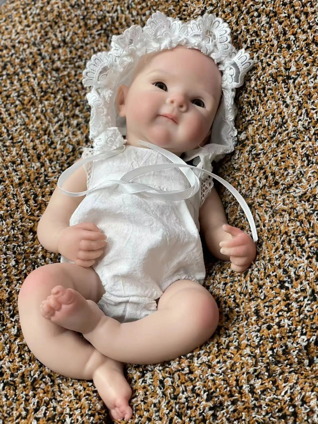33cm Open Eyes Bettie Solid Silicone Bebe Reborn Girl Paint/Unpaint Soft Toching Feeling Newborn Baby Lifelike reales para niñas lifelikesiliconereborns.com