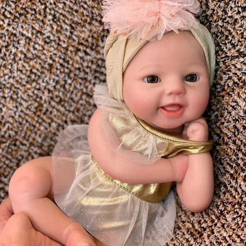 16 Inch Emmy bebe reborn reallista de silicone Girl Handmade Soft Touch Solid Silicone Bebe Reborn Doll lifelikesiliconereborns.com