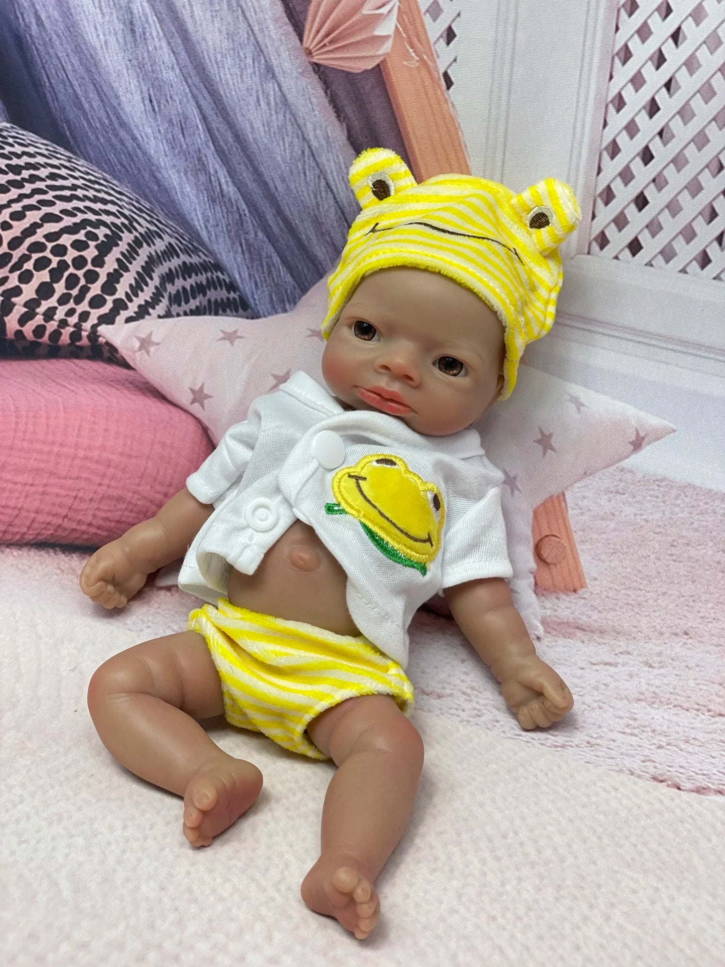 26cm Dark Skin Lanny Solid Silicone Reborn Baby Girl With Painted Skin Handmade Soft Touch Feeling Bebe Reborn reales para niñas lifelikesiliconereborns.com