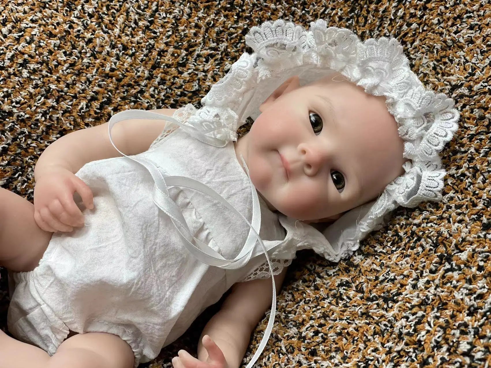 33cm Open Eyes Bettie Solid Silicone Bebe Reborn Girl Paint/Unpaint Soft Toching Feeling Newborn Baby Lifelike reales para niñas lifelikesiliconereborns.com
