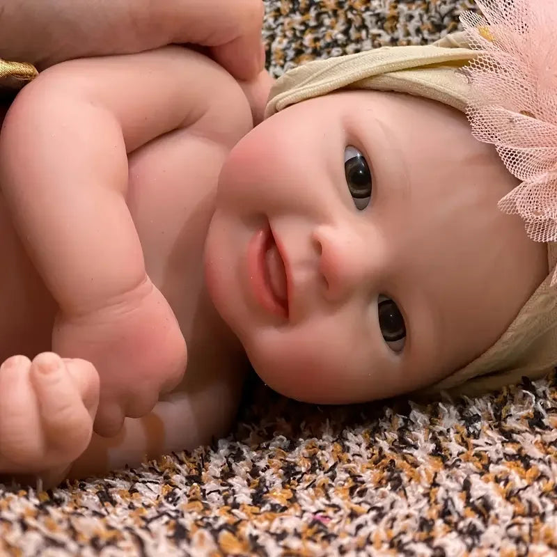 16 Inch Emmy bebe reborn reallista de silicone Girl Handmade Soft Touch Solid Silicone Bebe Reborn Doll lifelikesiliconereborns.com